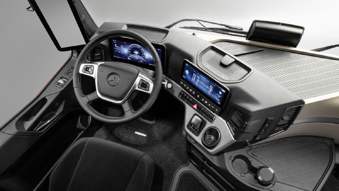 Απαύγασμα τεχνολογίας αποτελεί το τελευταίας γενιάς Actros, καθιστώντας τη ζωή του οδηγού πιο άνετη και ασφαλή.