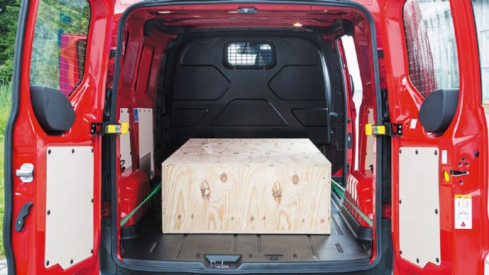 Με μεικτό βάρος έως και 3,4t., 
τα μεσαία Vans μπορούν να υποστηρίξουν φορτία βάρους 
έως και 1,5t. (περίπου). 
