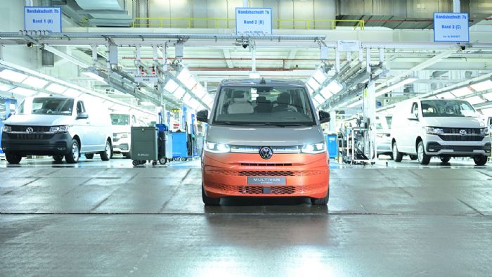 Οι προπαραγγελίες για το νέο Multivan ξεκίνησαν, το εμπορικό λανσάρισμα θα ακολουθήσει τον Νοέμβριο και οι τιμές στη Γερμανία εκκινούν από τα 44.839 ευρώ.