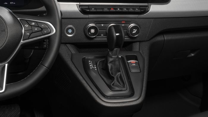 Μέσω του σχετικού επιλογέα ελέγχεται και το σύστημα ανάκτησης ενέργειας του Nissan Townstar EV. 