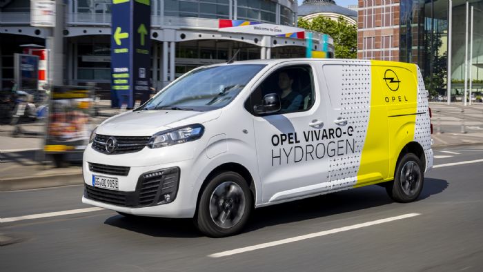 Αντί για μεγάλες μπαταρίες, το Opel Vivaro-e HYDROGEN διαθέτει κυψέλες καυσίμου ισχύος 45 kW, για την τροφοδοσία με ενέργεια του ηλεκτροκινητήρα των 136 ίππων. 