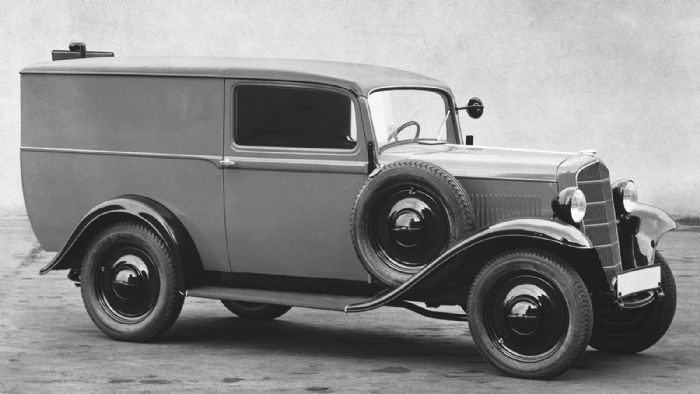 Φανταστείτε πως στο 2ο μισό της δεκαετίας του 1930, το επαγγελματικό της Opel που… μεσουρανούσε ήταν το Opel Blitz (εικόνα του 1938). 
