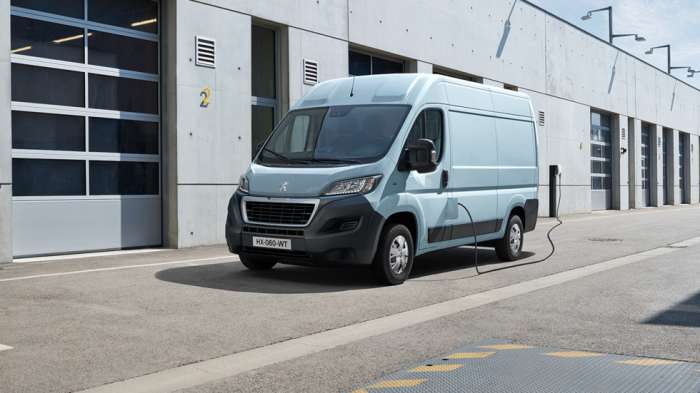 PEUGEOT</b>  e-Boxer  Van 35 L3H2 110kWh 280HP - 