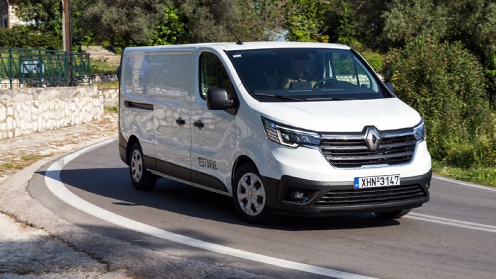 Ακόμη και όταν πιεστεί, το Renault Trafic θα υπερστρέψει με προοδευτικό τρόπο, προειδοποιώντας εγκαίρως τον οδηγό για τα όρια πρόσφυσης. 