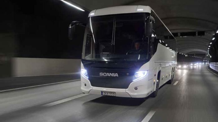 Το νέας γενιάς πούλμαν της Scania, διατίθεται με δύο ή τρεις άξονες και εκδόσεις μήκους 10,9, 12,1, 12,9 και 13,7 μέτρων.