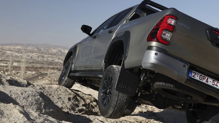 Toyota Hilux Hybrid 48V