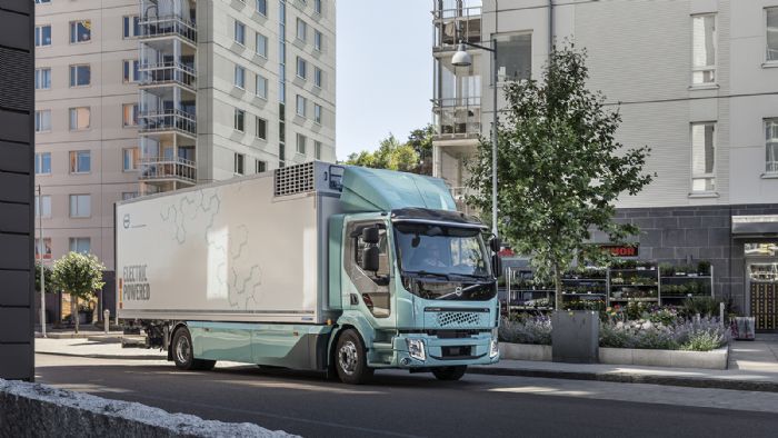 Tο νέο Volvo FE Electric έχει σχεδιαστεί για βαρύτερες χρήσεις αστικών διανομών και μεταφοράς απορριμμάτων με μικτά βάρη μέχρι 27 τόνους.