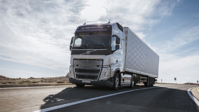 Oι τράκτορες της νέας σειράς Volvo FH που, εκτός της βελτιωμένης σχεδίασης του αμαξώματος, προσφέρουν ακόμη και άνετες και λειτουργικές καμπίνες, με αυξημένους χώρους, καθώς και πολλαπλές τεχνολογικές