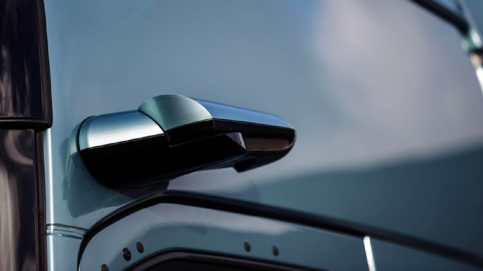 Το σύστημα Volvo Camera Monitor System αντικαθιστά τους παραδοσιακούς καθρέπτες στις εκδόσεις Aero. 