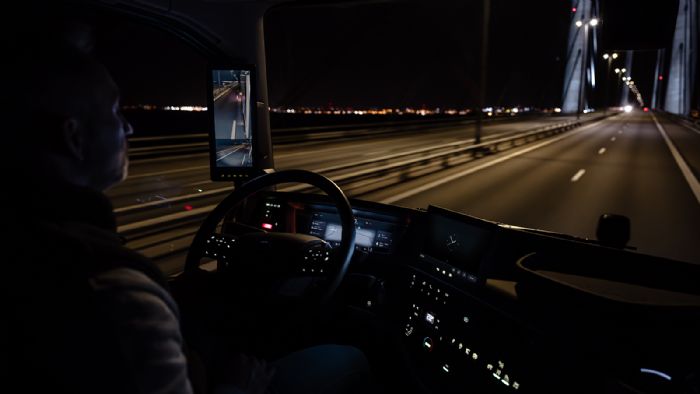 Εξαιρετική είναι η απόδοση του Volvo Camera Monitor System και κατά τις νυχτερινές ώρες. 