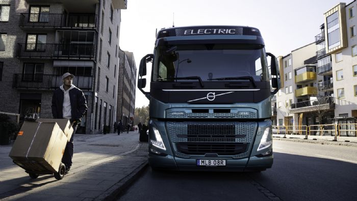 To Volvo FM Electric μπορεί να υποστηρίξει πάσης φύσεως βαριές διανομές και εντός της πόλης. 