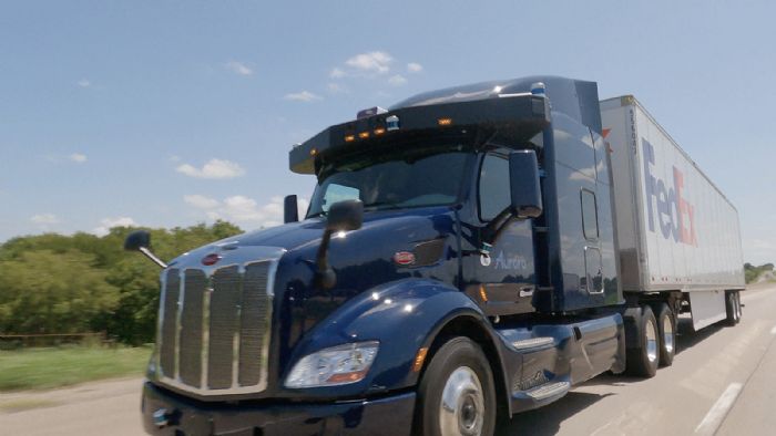Τα αυτόνομα φορτηγά θα πραγματοποιούν αρκετές φορές κάθε εβδομάδα μια διαδρομή μήκους περίπου 400 χλμ., ανάμεσα στο Ντάλας και το Χιούστον των Η.Π.Α.