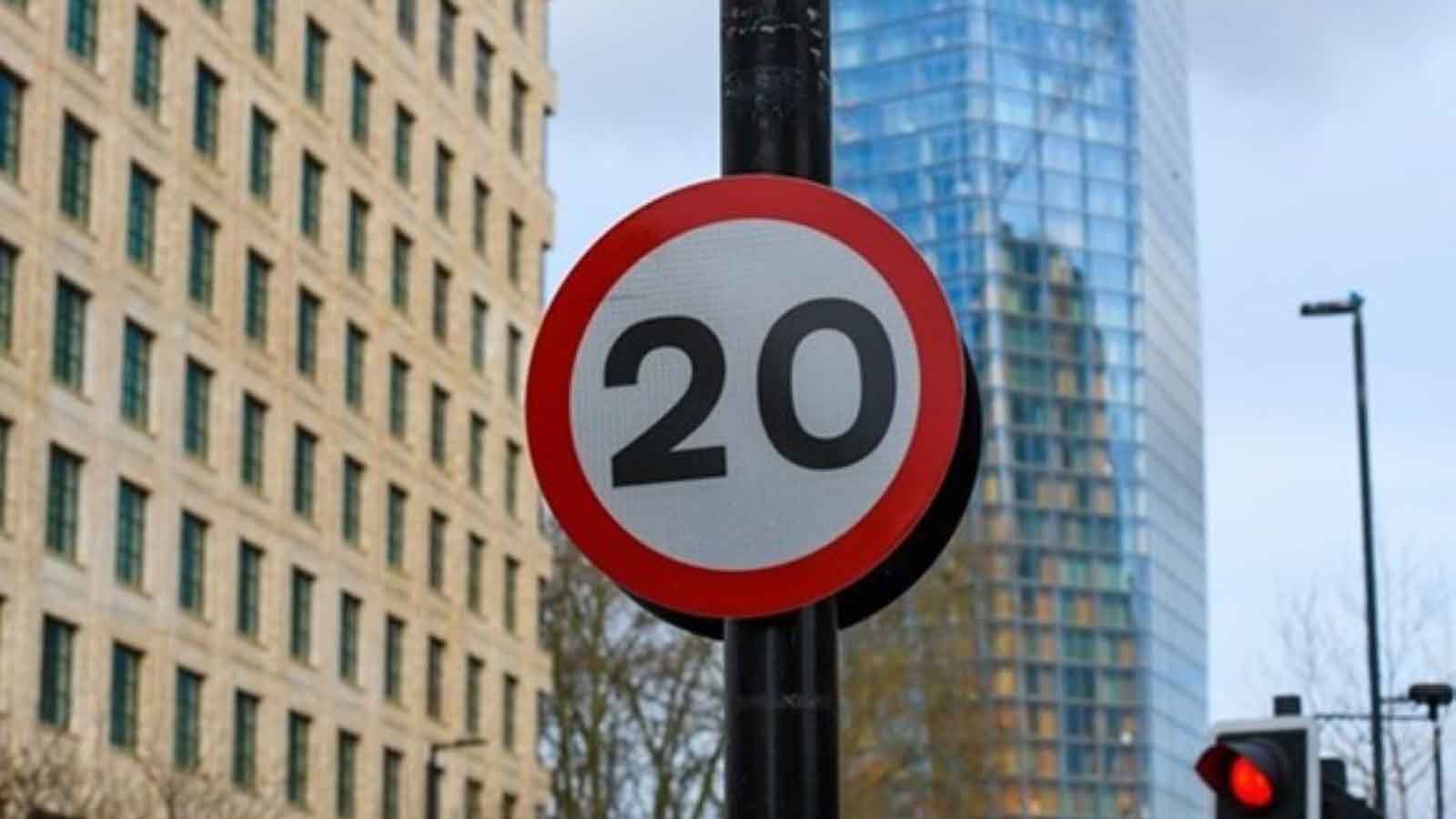 Μελέτη: Μειώνονται όντως τα τροχαία, ρίχνοντας τα όρια ταχύτητας!