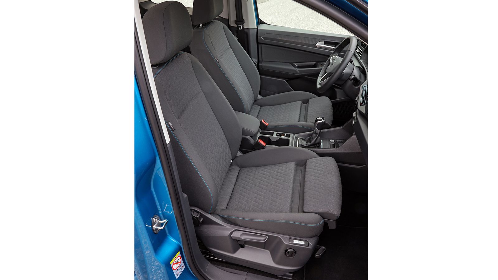 Προαιρετικά σε όλες τις εκδόσεις (επιβατικές και επαγγελματικές) του VW Caddy 5ης γενιάς, μπορούν να τοποθετηθούν τα προηγμένα καθίσματα «AGR ergoComfort».