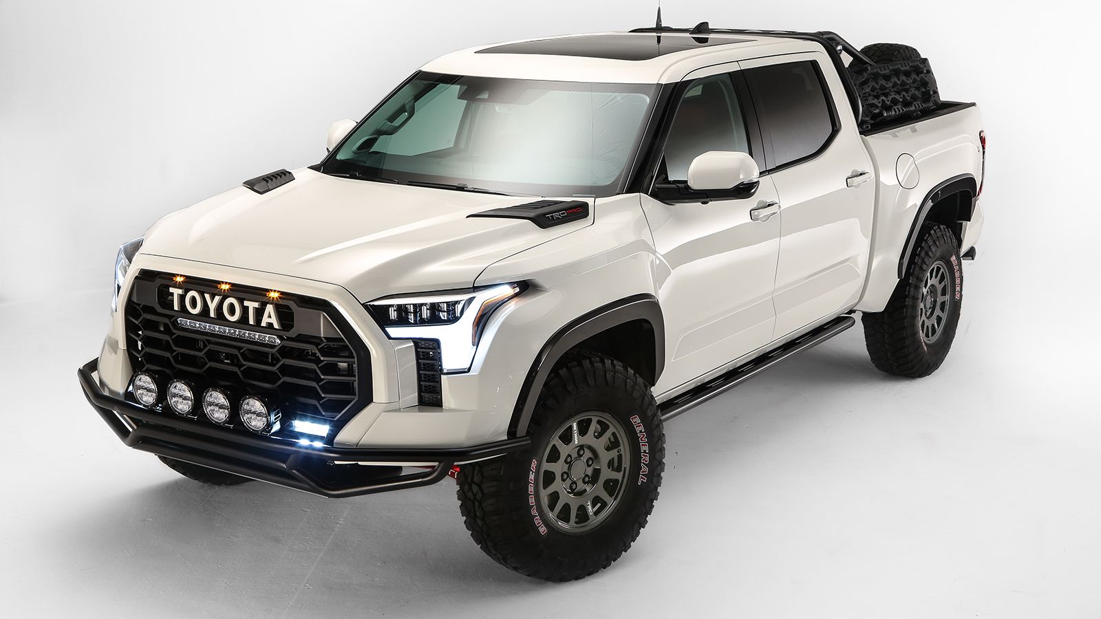 Η ToyΤο concept πατάει στην κορυφαία έκδοση Tundra TRD Pro, η οποία φέρει τη νέα υβριδική τεχνολογία «i-FORCE MAX» της Toyota.