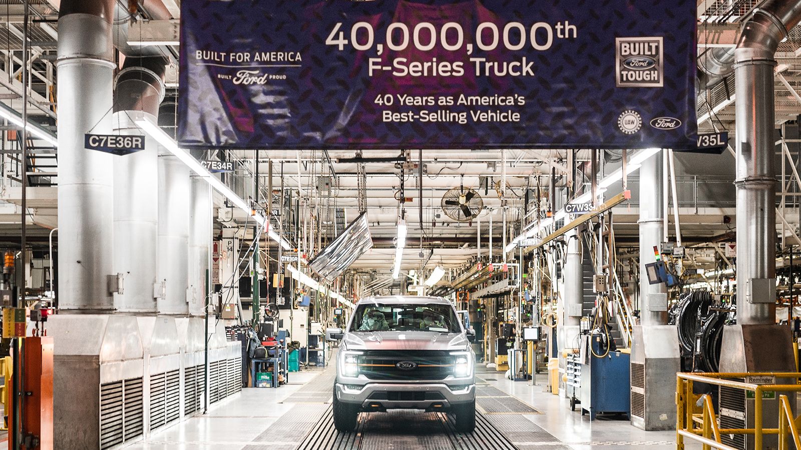 Τα Ford F-Series είναι τα best-seller φορτηγά της Αμερικής εδώ και 45 χρόνια, αποτελώντας το πιο δημοφιλές όχημα της Αμερικής τα τελευταία 40 χρόνια. 