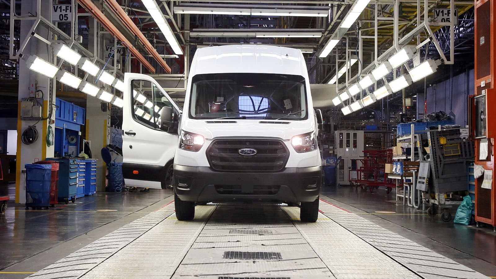 Ξεκίνησε στην Τουρκία η παραγωγή του Ford E-Transit, με το ηλεκτρικό van να έχει λάβει ήδη πάνω από 5.000 παραγγελίες στην Ευρώπη.