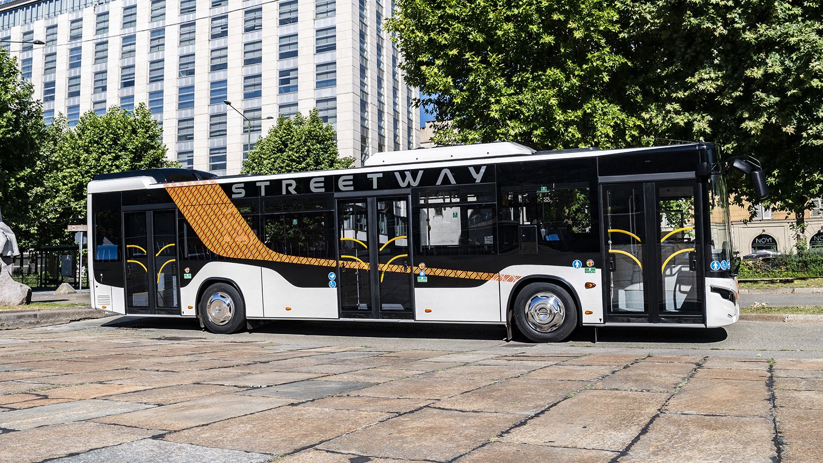 Το νέο Iveco Streetway εξοπλίζεται με τον 9λιτρο Cursor 9 κινητήρα απόδοσης 310 hp (12μέτρο) και 360 hp (αρθρωτό).