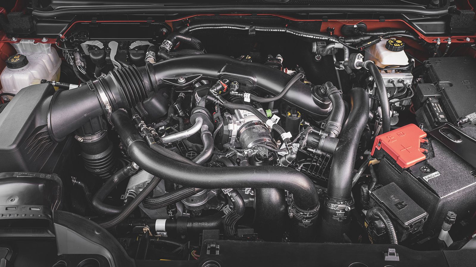 Νέος twin-turbo 3λιτρος EcoBoost V6 κινητήρας βενζίνης, απόδοσης 288 PS ισχύος και 491 Nm ροπής.