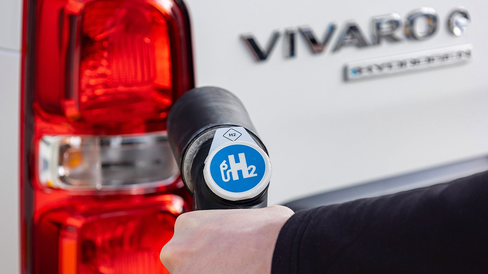 Μόλις τρία λεπτά διαρκεί ο ανεφοδιασμός του Opel Vivaro-e HYDROGEN με υδρογόνο.