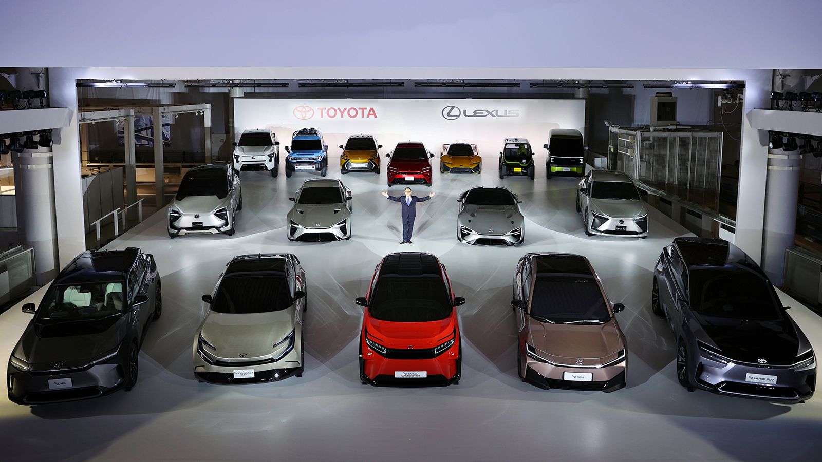 Όλα τα ηλεκτρικά πρωτότυπα οχήματα του ομίλου Toyota σε παράταξη.