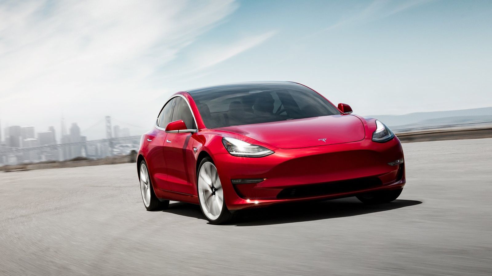 Με προκαταβολή λίγο πάνω από τις 8.000 ευρώ και μηνιαίο μίσθωμα 485 ευρώ, προσφέρει η ALD Automotive το Tesla Model 3.