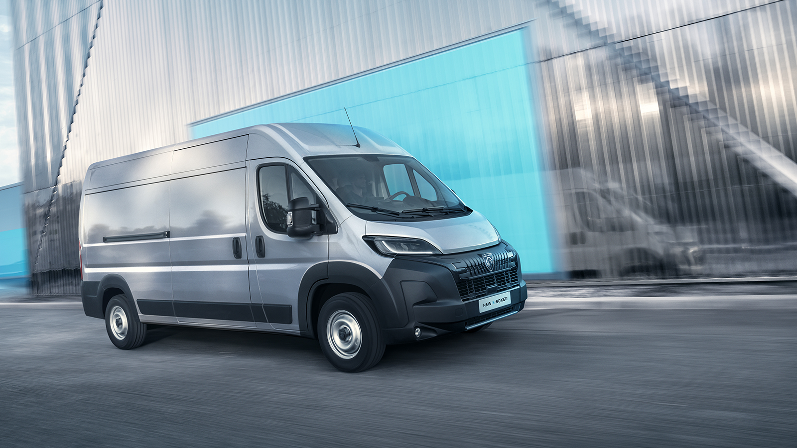 Οι ηλεκτρικές εκδόσεις του Peugeot Boxer μπορεί να διανύσουν περισσότερα από 500km με μια φόρτιση μέσα στην πόλη! Οι ηλεκτρικές εκδόσεις του Peugeot Boxer μπορεί να διανύσουν περισσότερα από 500km με μια φόρτιση μέσα στην πόλη!