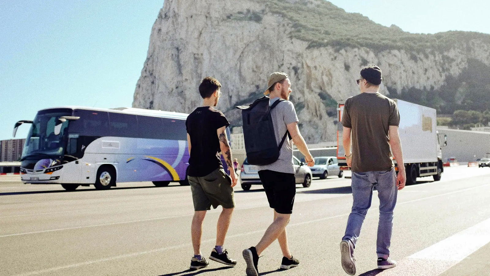 Οι οικονομικές μετακινήσεις με λεωφορείο μπορούν να ενισχύσουν τον νεανικό τουρισμό και να κάνουν περισσότερους προορισμούς προσιτούς στους νέους ταξιδιώτες. Οι οικονομικές μετακινήσεις με λεωφορείο μπορούν να ενισχύσουν τον νεανικό τουρισμό και να κάνουν περισσότερους προορισμούς προσιτούς στους νέους ταξιδιώτες.