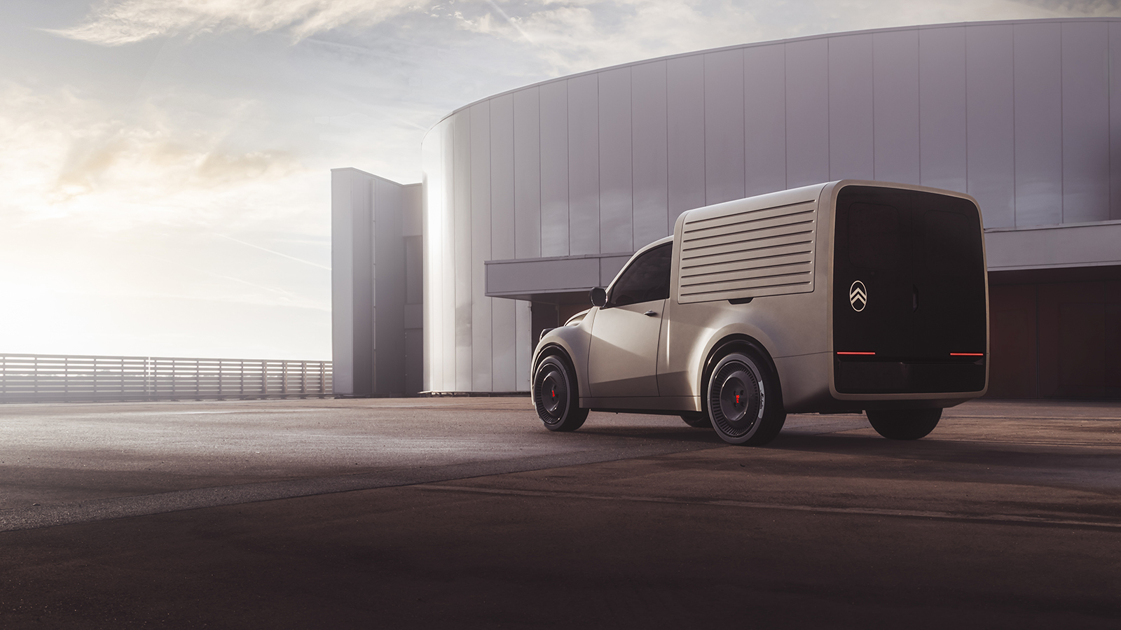 Το πίσω μέρος του Citroen 2CV Fourgonnette concept αναδεικνύει την boxy σχεδίαση και τις διπλές πίσω πόρτες barn-style για την πρόσβαση στον χώρο φόρτωσης. Το πίσω μέρος του Citroen 2CV Fourgonnette concept αναδεικνύει την boxy σχεδίαση και τις διπλές πίσω πόρτες barn-style για την πρόσβαση στον χώρο φόρτωσης.