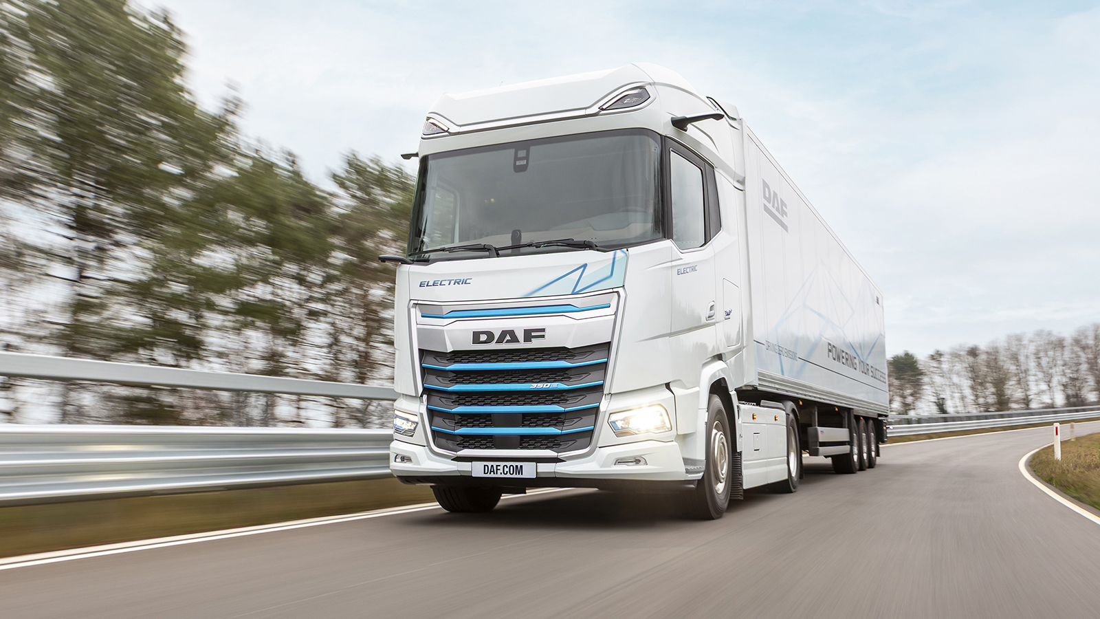 Αναλόγως της έκδοσης μπαταρίας, το νέο DAF XG Electric μπορεί να διανύσει έως και 500km με μια φόρτιση! Αναλόγως της έκδοσης μπαταρίας, το νέο DAF XG Electric μπορεί να διανύσει έως και 500km με μια φόρτιση!