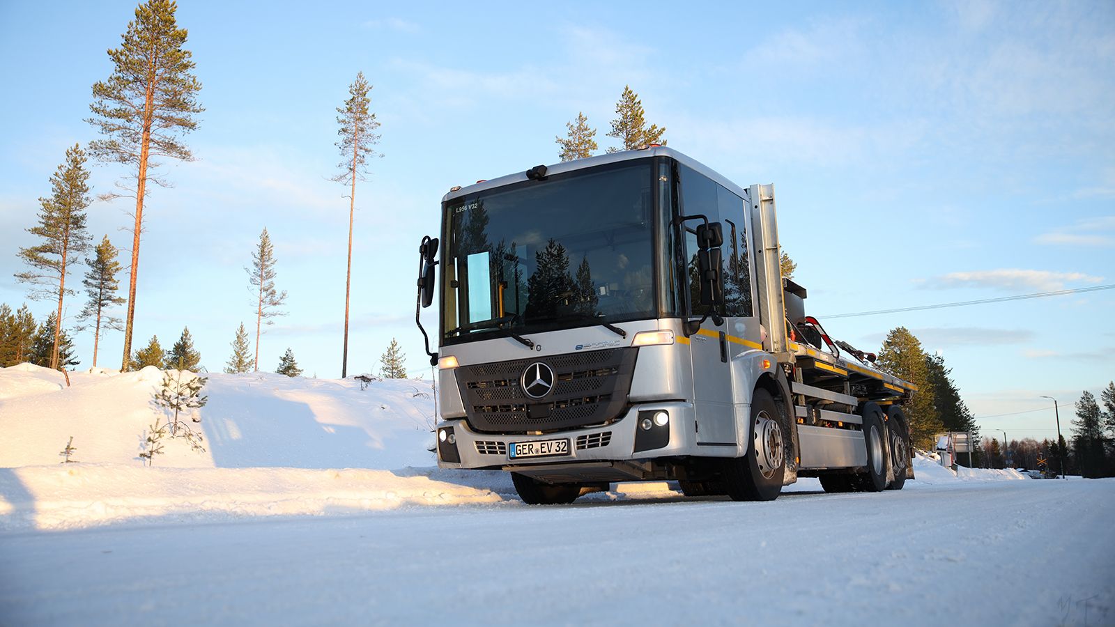 Κοντά στην τελική έκδοση παραγωγής βρίσκεται το ηλεκτρικό Mercedes-Benz eEconic, το οποίο δοκιμάζεται υπό αντίξοες συνθήκες στο Ροβανιέμι της Φινλανδίας.