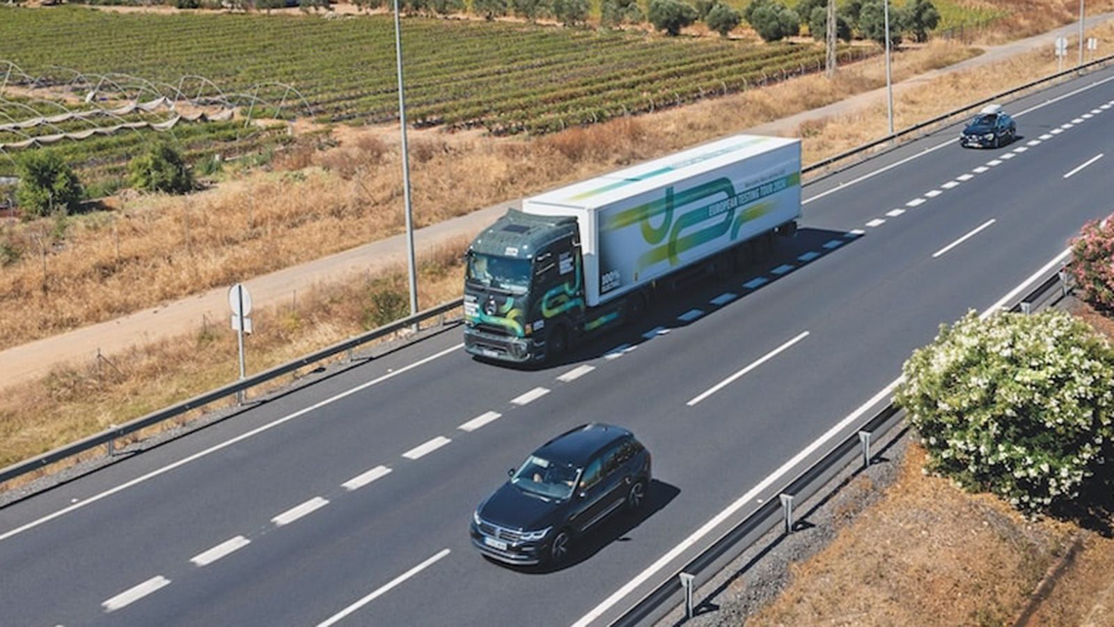 Έρευνες αποδεικνύουν πως τα ηλεκτρικά φορτηγά θα μπορούσαν να αντικαταστήσουν το 60% των συμβατικών σε όλα τα είδη μεταφοράς. 