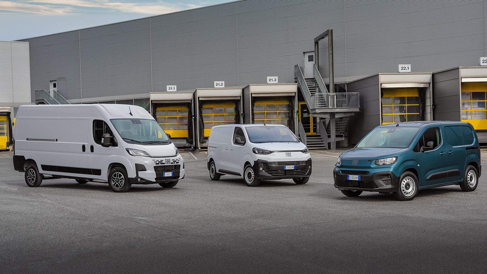 Τα Fiat Doblo, Scudo & Ducato είναι διαθέσιμα με μεικτό βάρος έως 3,5t., τόσο σε συμβατικές εκδόσεις όσο και ως αμιγώς ηλεκτρικά. Τα Fiat Doblo, Scudo & Ducato είναι διαθέσιμα με μεικτό βάρος έως 3,5t., τόσο σε συμβατικές εκδόσεις όσο και ως αμιγώς ηλεκτρικά.