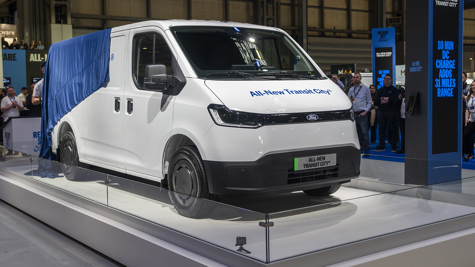 Στην φετινή ΙΑΑ 2026, το νέο Ford Transit City έκανε την 1η επίσημη εμφάνιση του στο ευρύ κοινό ενώ την ίδια στιγμή, ανακοινώθηκαν και οι τιμές του στην ελληνική αγορά! Στην φετινή ΙΑΑ 2026, το νέο Ford Transit City έκανε την 1η επίσημη εμφάνιση του στο ευρύ κοινό ενώ την ίδια στιγμή, ανακοινώθηκαν και οι τιμές του στην ελληνική αγορά!