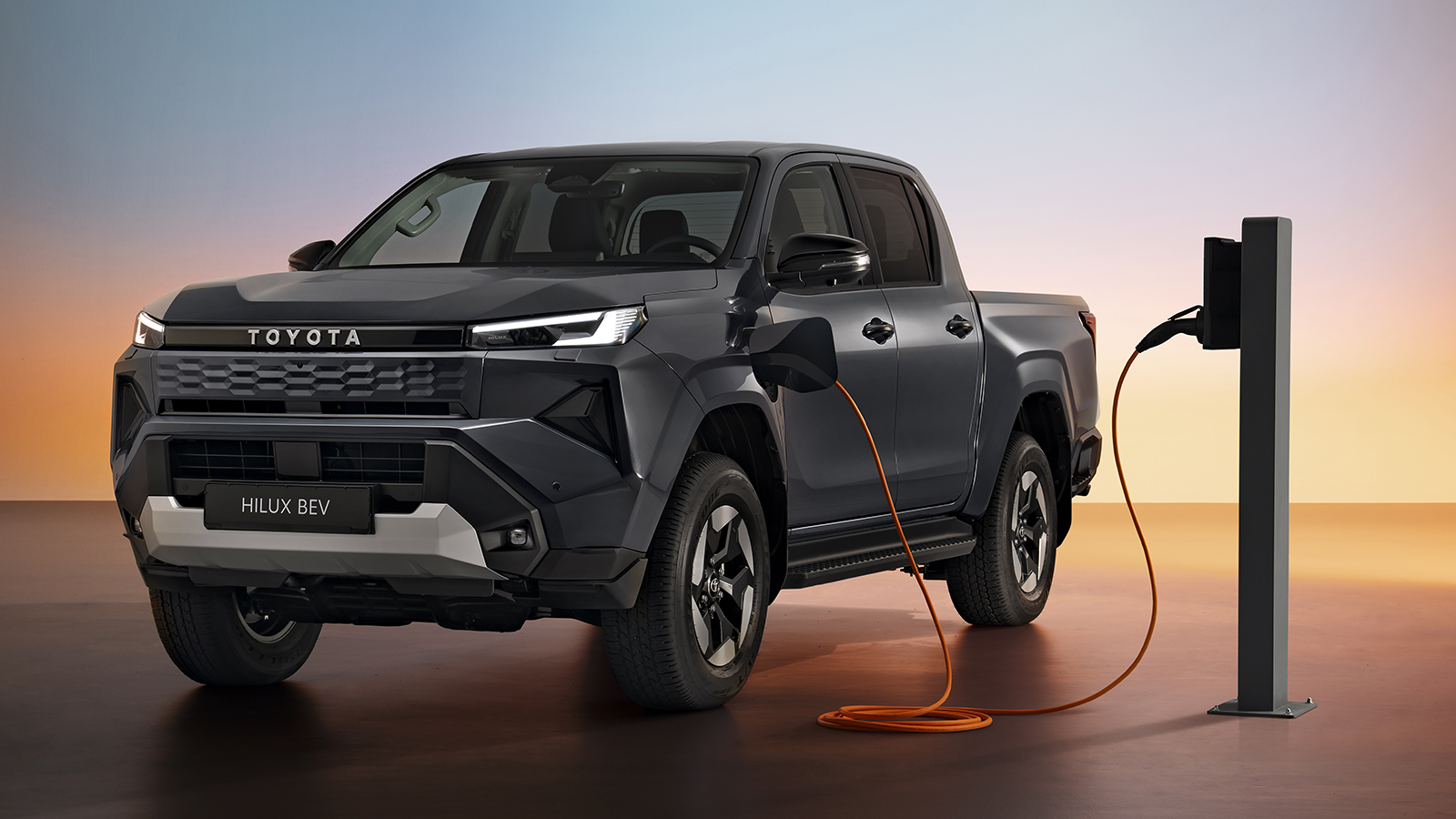 Η αμιγώς ηλεκτρική έκδοση του δημοφιλούς Toyota Hilux ξεκινά σύντομα την εμπορική της πορεία και στην ελληνική αγορά! Η αμιγώς ηλεκτρική έκδοση του δημοφιλούς Toyota Hilux ξεκινά σύντομα την εμπορική της πορεία και στην ελληνική αγορά!
