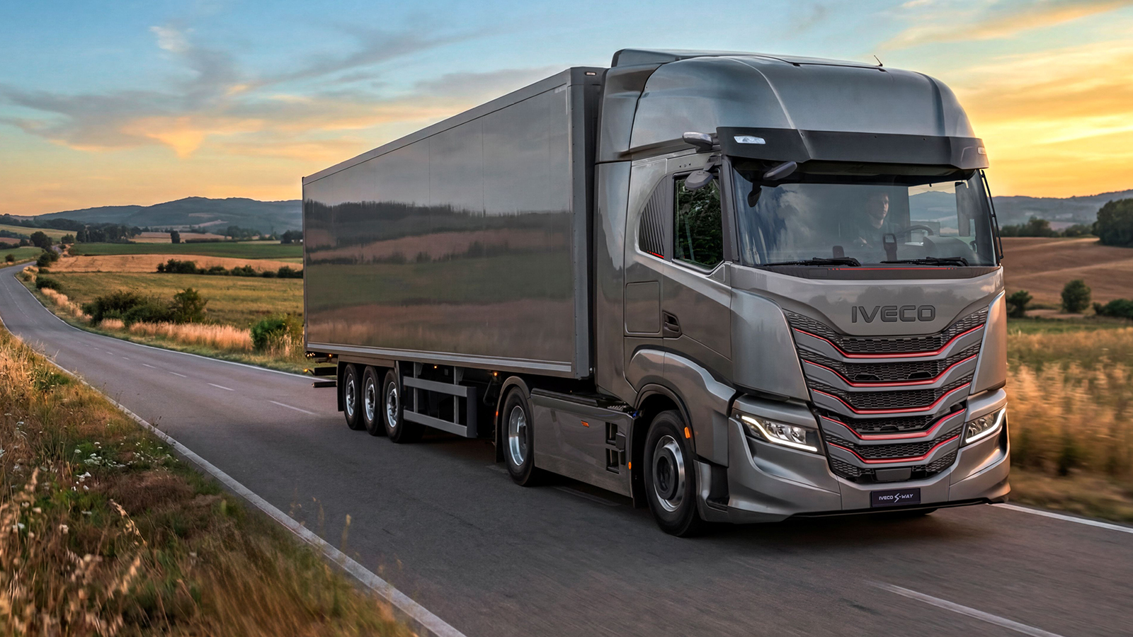 Το νέο Iveco S-Way επιδεικνύει μείωση της κατανάλωσης του έως και κατά 11% ενώ συνοδεύεται από ένα νέο –ολοκληρωμένο- ψηφιακό οικοσύστημα υπηρεσιών. Το νέο Iveco S-Way επιδεικνύει μείωση της κατανάλωσης του έως και κατά 11% ενώ συνοδεύεται από ένα νέο –ολοκληρωμένο- ψηφιακό οικοσύστημα υπηρεσιών.