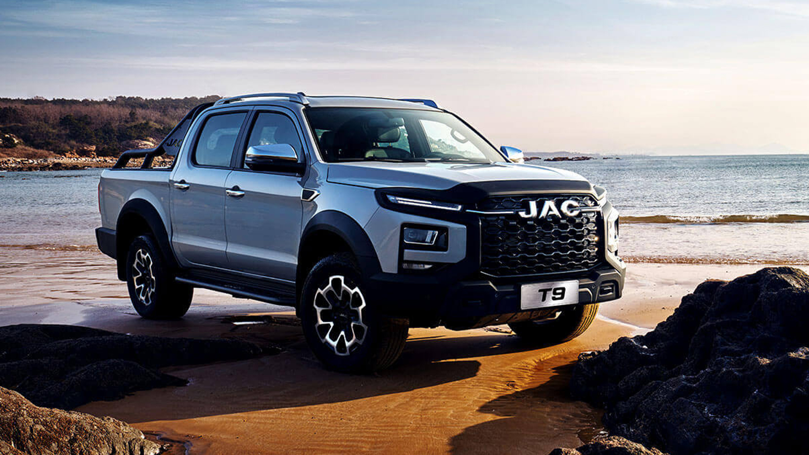 Το JAC T9 EV είναι ένα διπλοκάμπινο Pick-Up με μέγιστο ωφέλιμο φορτίο έως και 900kg. Το JAC T9 EV είναι ένα διπλοκάμπινο Pick-Up με μέγιστο ωφέλιμο φορτίο έως και 900kg.