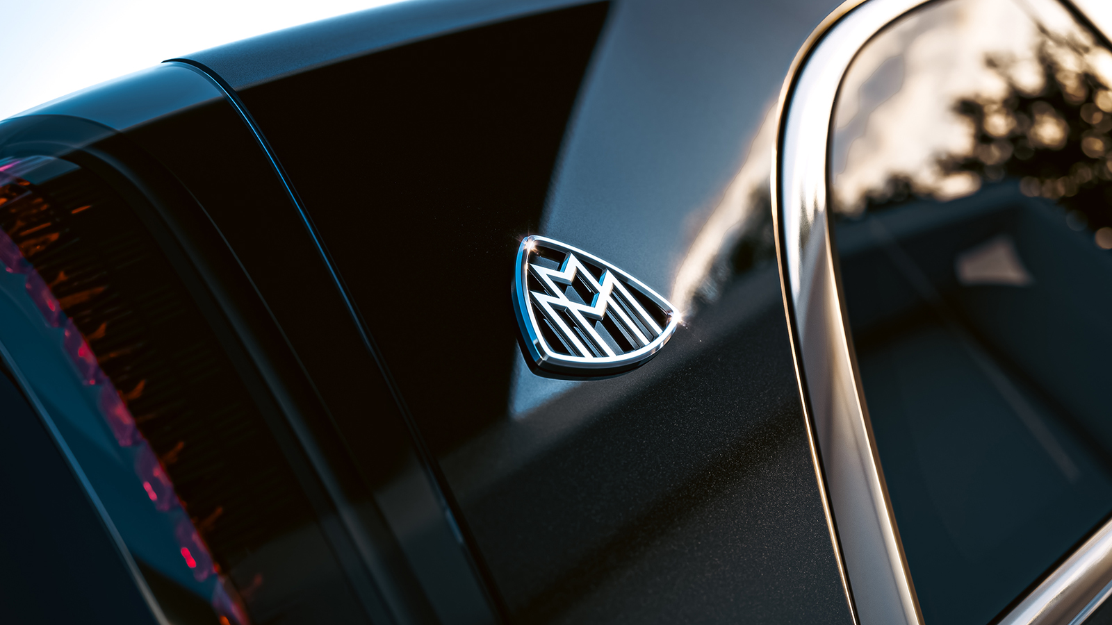 Με το λογότυπο της Maybach θα εφοδιάζεται η κορυφαία έκδοση, «VLS», της Mercedes-Benz VLE. Με το λογότυπο της Maybach θα εφοδιάζεται η κορυφαία έκδοση, «VLS», της Mercedes-Benz VLE.