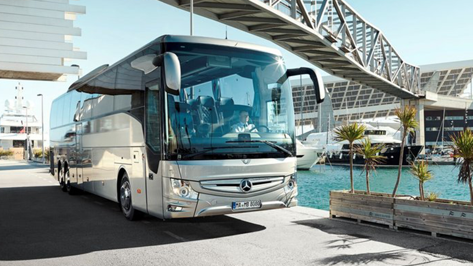 Το Mercedes-Benz Tourismo συμπλήρωσε 40.000 πωλήσεις από το 1992 όταν και παρουσιάστηκε η 1η γενιά του. 