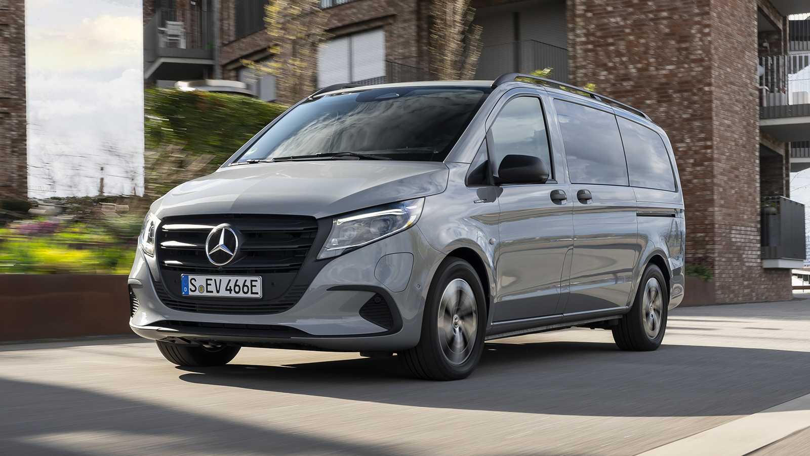 Το Mercedes-Benz Vito Tourer αποτελεί μια από τις πληρέστερες και πιο εμπορικές προτάσεις στην ελληνική αγορά για τον κλάδο των πολυθέσεων επιβατκών οχημάτων. Το Mercedes-Benz Vito Tourer αποτελεί μια από τις πληρέστερες και πιο εμπορικές προτάσεις στην ελληνική αγορά για τον κλάδο των πολυθέσεων επιβατκών οχημάτων.