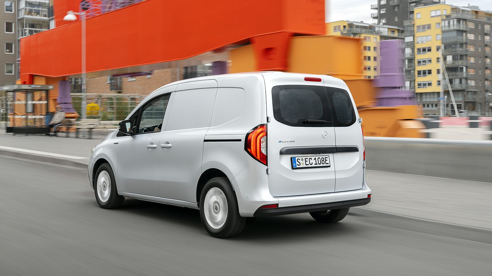 Με δύο μήκη αμαξώματος, το Mercedes-Benz Citan μπορεί να μεταφέρει άνετα 2 ευρωπαλέτες & 3,2κ.μ. φορτίου. 