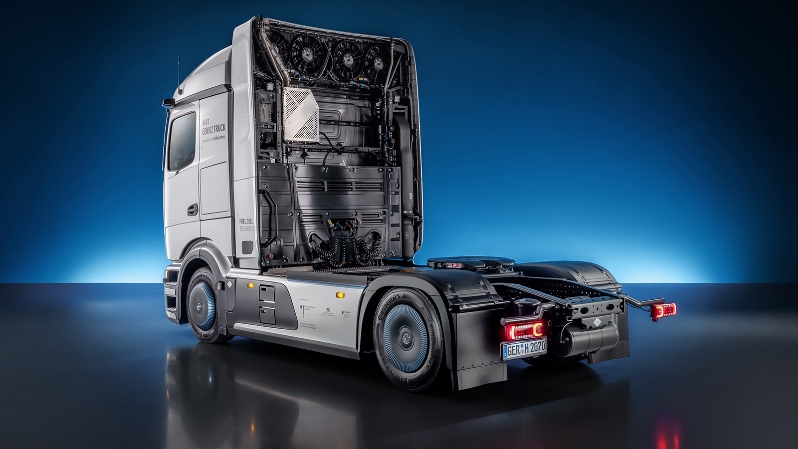 Ένα από τα νέα στοιχεία του Next Gen H2 Truck είναι η μείωση του αεροδυναμικού συντελεστή του οχήματος κατά 9% έναντι του προκατόχου του! Ένα από τα νέα στοιχεία του Next Gen H2 Truck είναι η μείωση του αεροδυναμικού συντελεστή του οχήματος κατά 9% έναντι του προκατόχου του!