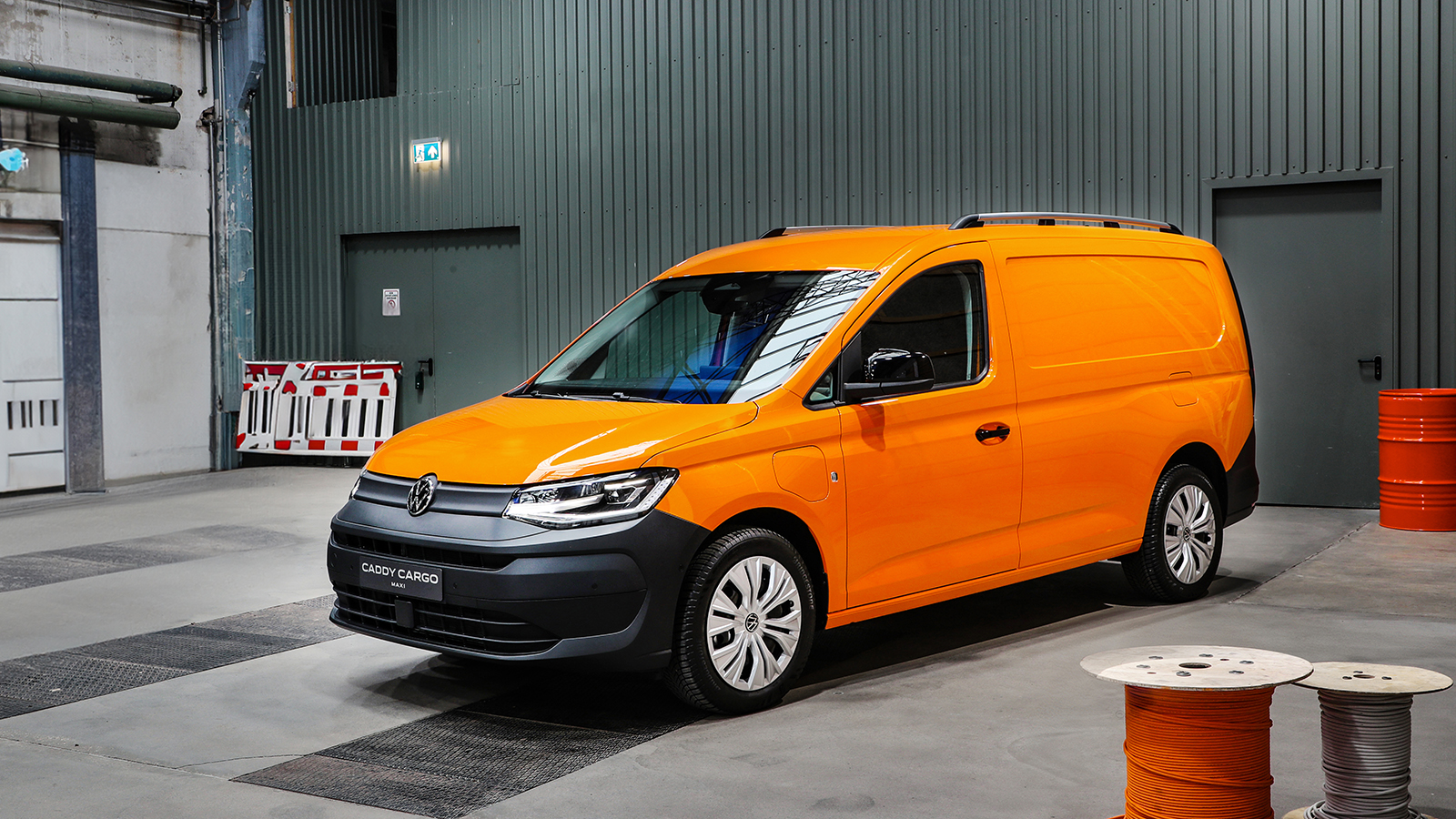 Η παραγωγή του νέου VW Caddy ξεκίνησε στο Poznań, με το Caddy Cargo να προσφέρεται σε δύο μήκη αμαξώματος. Η παραγωγή του νέου VW Caddy ξεκίνησε στο Poznań, με το Caddy Cargo να προσφέρεται σε δύο μήκη αμαξώματος.