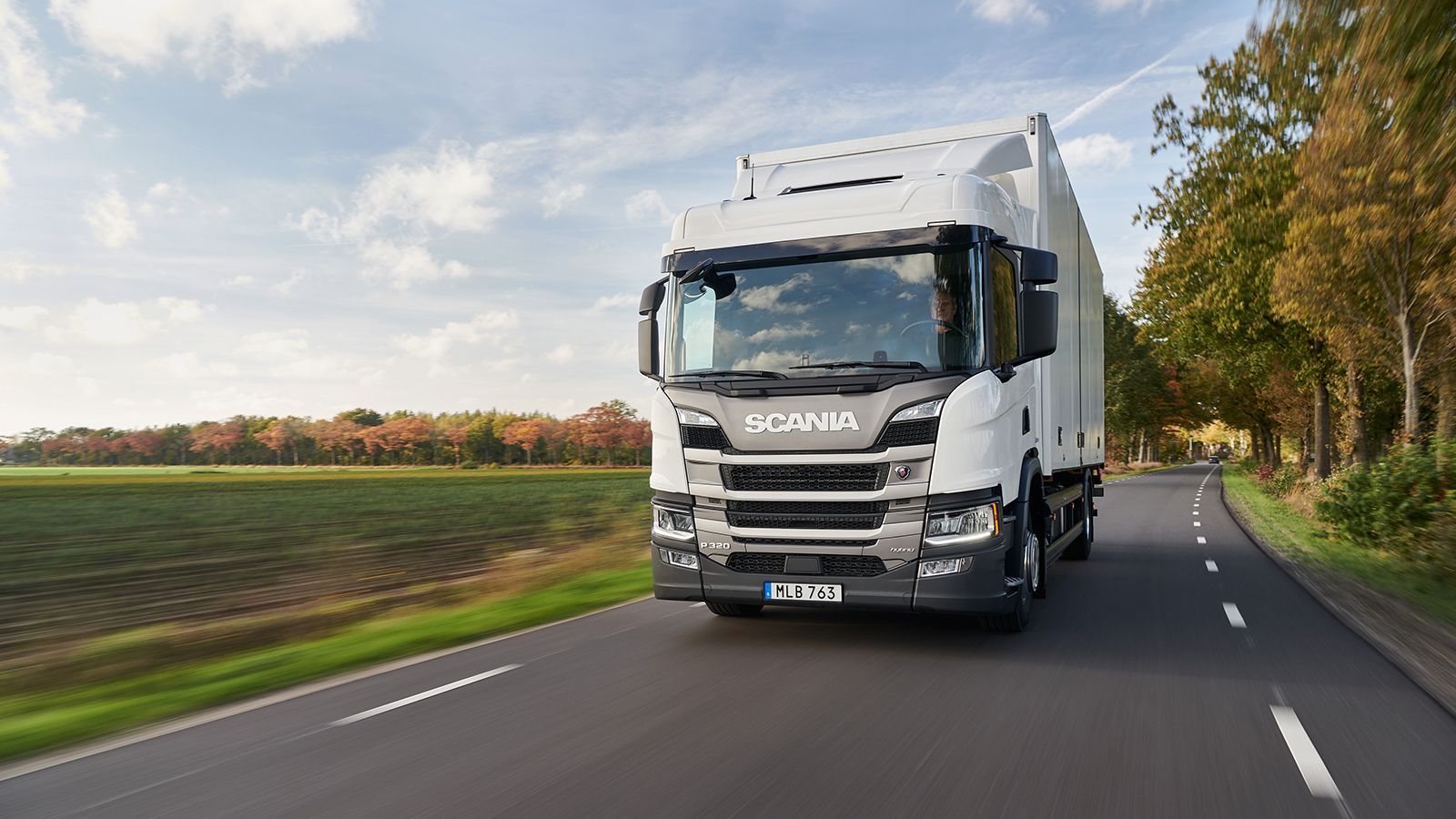 Ηλεκτρική αυτονομία έως και 60 χλμ. προσφέρει το plug-in-hybrid φορτηγό της Scania, η οποία διαθέτει και απλό υβριδικό μοντέλο. 