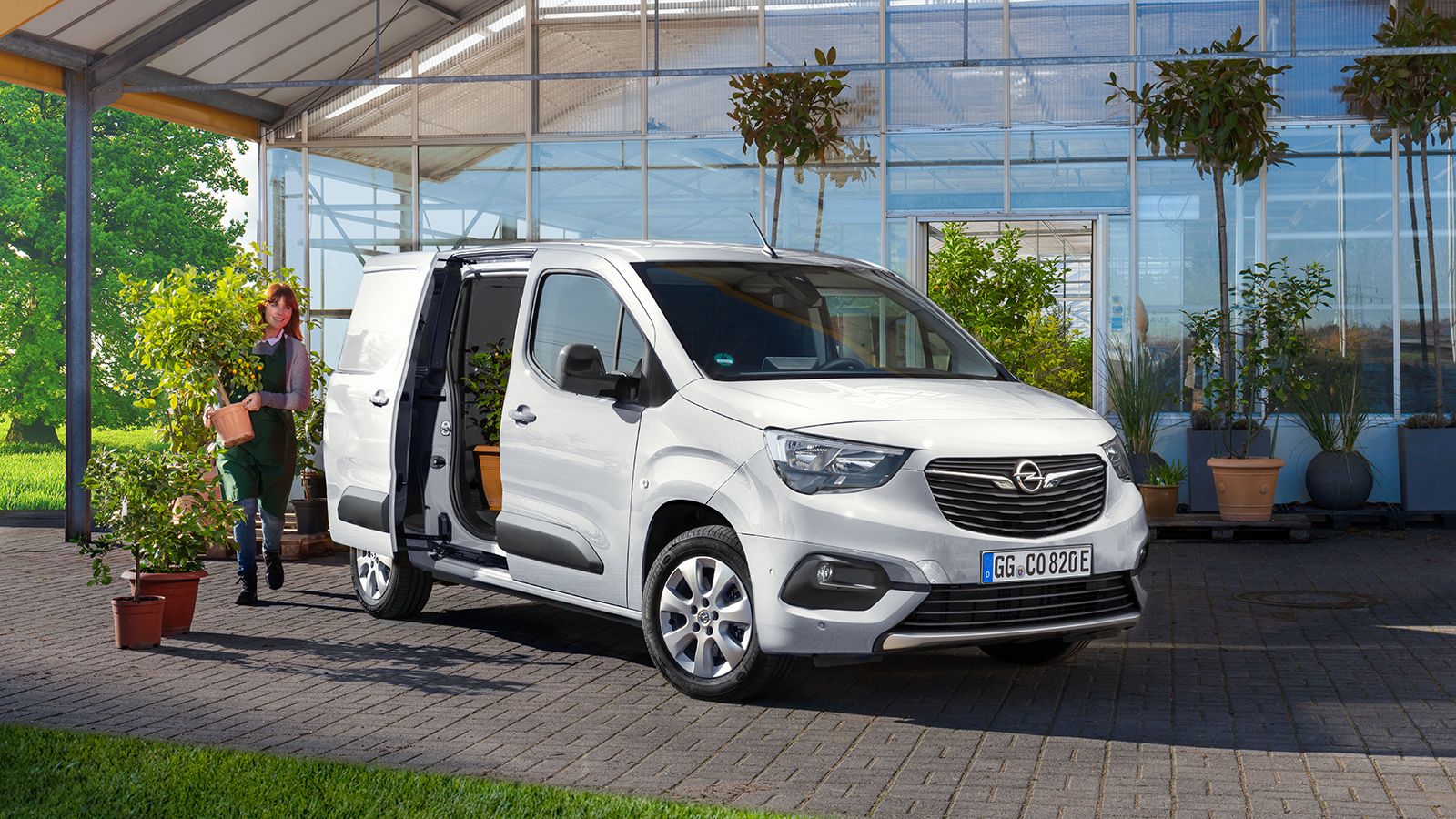 Οι παραγγελίες στην Ελλάδα για το νέο Opel Combo-e έχουν ήδη ξεκινήσει. 