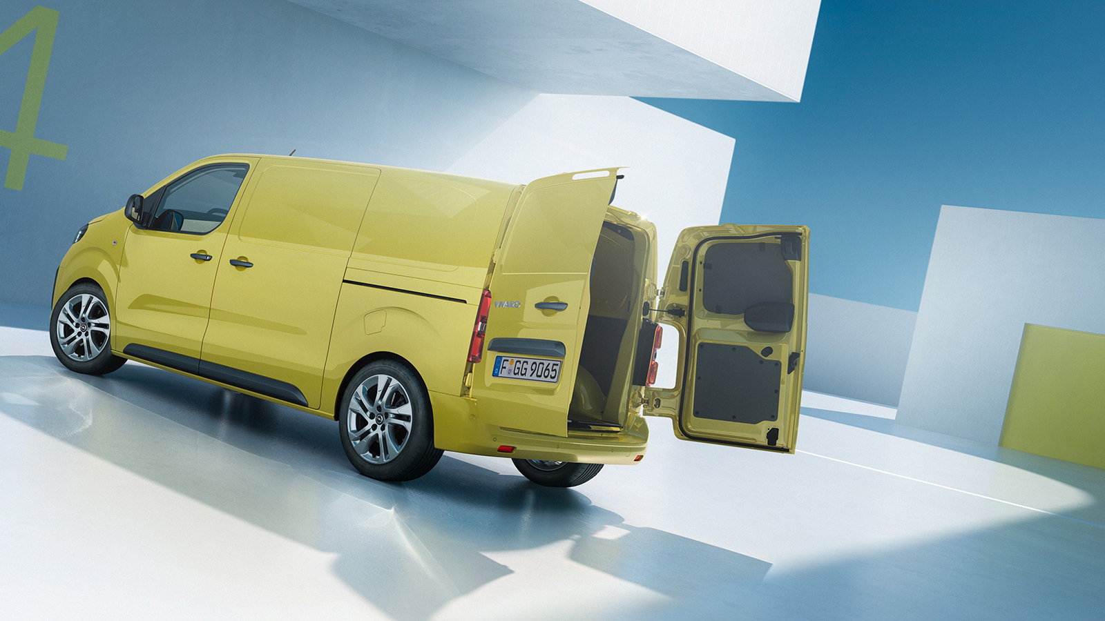 Αναλόγως της έκδοσης αμαξώματος, το Opel Vivaro είναι σε θέση να μεταφέρει έως και 6,6κ.μ. φορτίου. Αναλόγως της έκδοσης αμαξώματος, το Opel Vivaro είναι σε θέση να μεταφέρει έως και 6,6κ.μ. φορτίου.