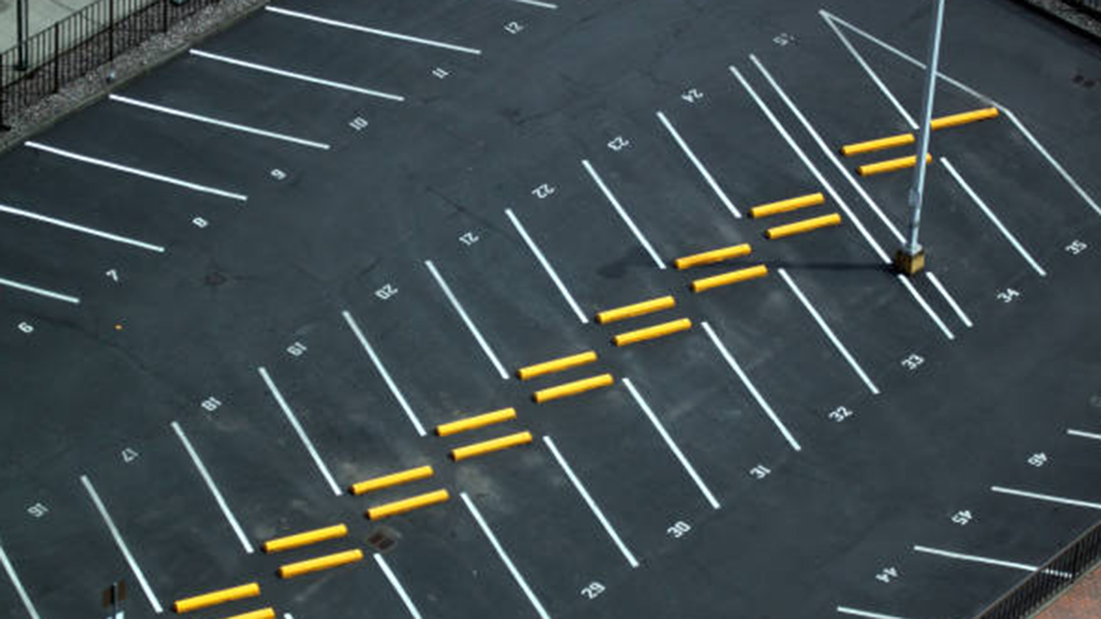 Θα έπρεπε να υπάρχει επιπλέον χρέωση για τα μεγάλα, βαριά ή/και ηλεκτρικά οχήματα (Ι.Χ. ή Vans) εντός της πόλης; Ποια είναι η γνώμη σας; 