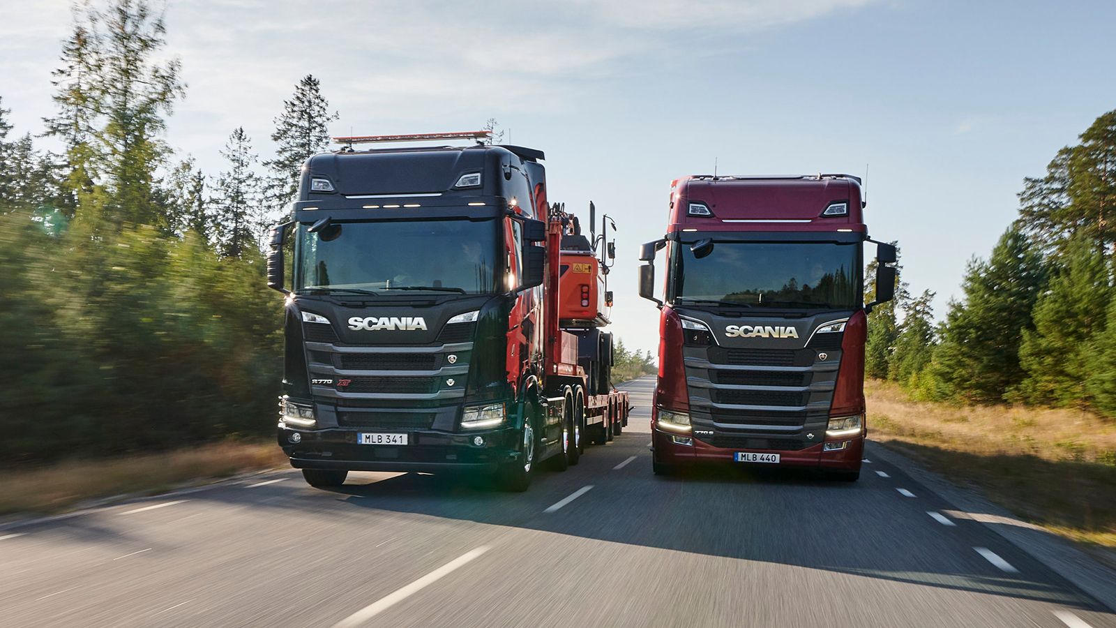 Οι νέοι V8 κινητήρες της Scania είναι οι εξής: DC16 120 (530 hp), DC16 121 (590 hp), DC16 122 (660 hp) και DC16 123 (770 hp). 
