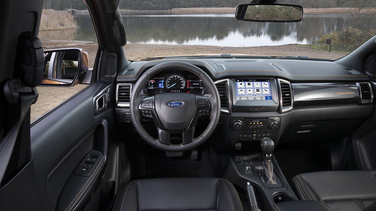 Πολυτέλεια και δυναμισμός στο εσωτερικό του Ford Ranger Wildtrak.