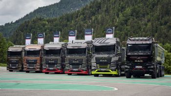 H     Kosmocar Trucks & Buses 